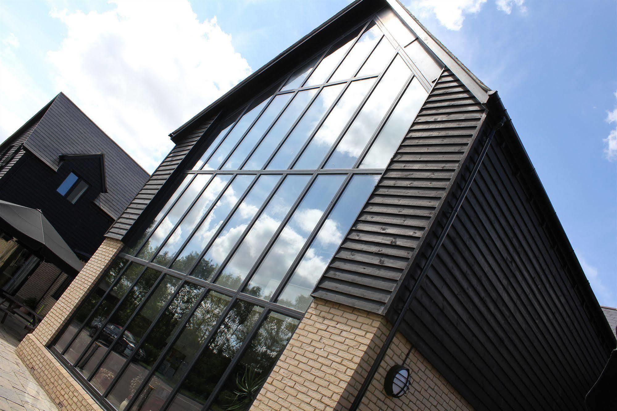 The Sharnbrook Hotel Exterior photo